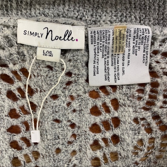Simply Noelle convertible sweater cardi/pullover - Picture 9 of 9